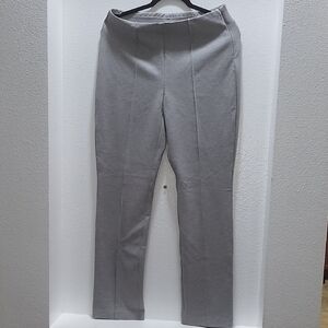 Chico's Gray  Pants Size 0.5 Straight Leg Stretchy. Casual . Side Zipper.